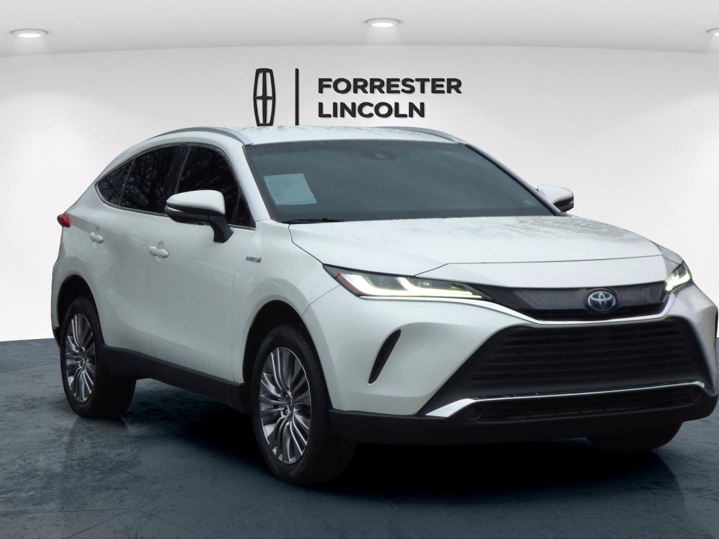 2021 Toyota Venza XLE's photo