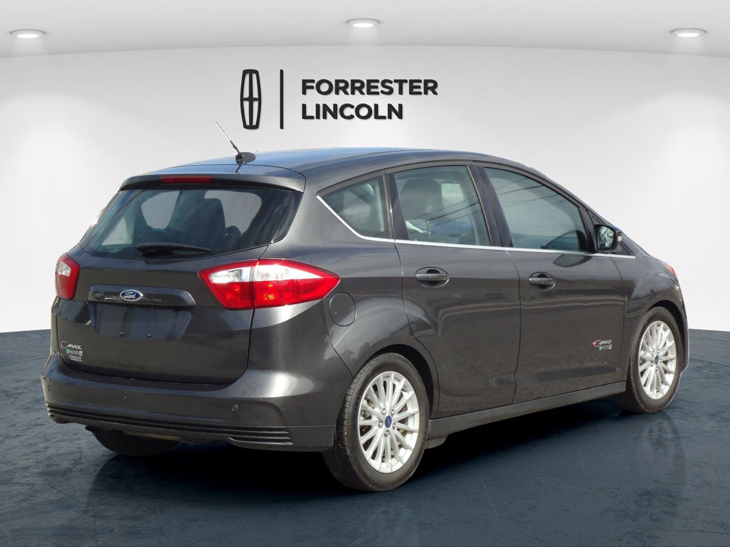 2015 Ford C-Max Energi SEL photo 3