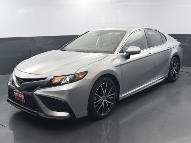 2021 Toyota Camry SE Nightshade's photo