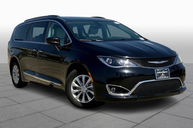 Used 2017 Chrysler Pacifica Touring-L with VIN 2C4RC1BG2HR527036 for sale in Houston, TX