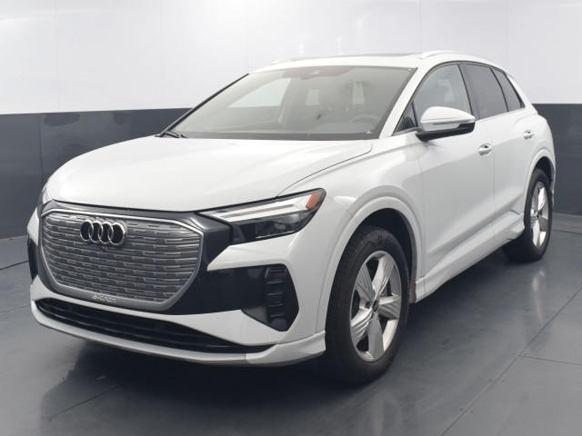 2022 Audi Q4 e-tron Premium's photo