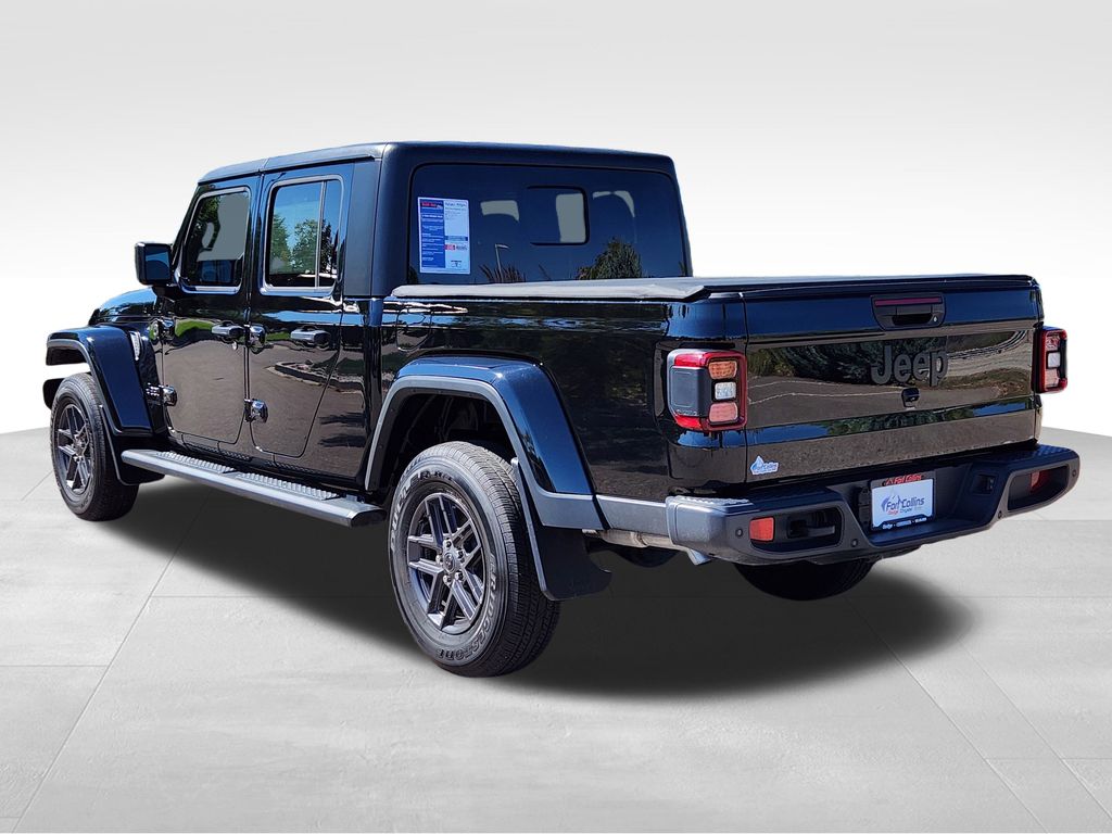 2024 Jeep Gladiator Sport S photo 3