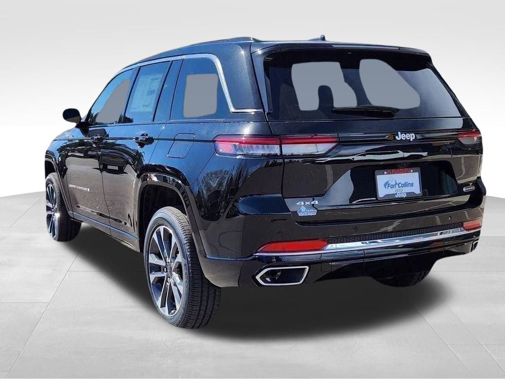 2025 Jeep Grand Cherokee Overland photo 2