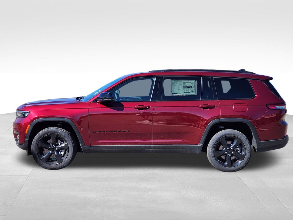 2025 Jeep Grand Cherokee Altitude photo 2