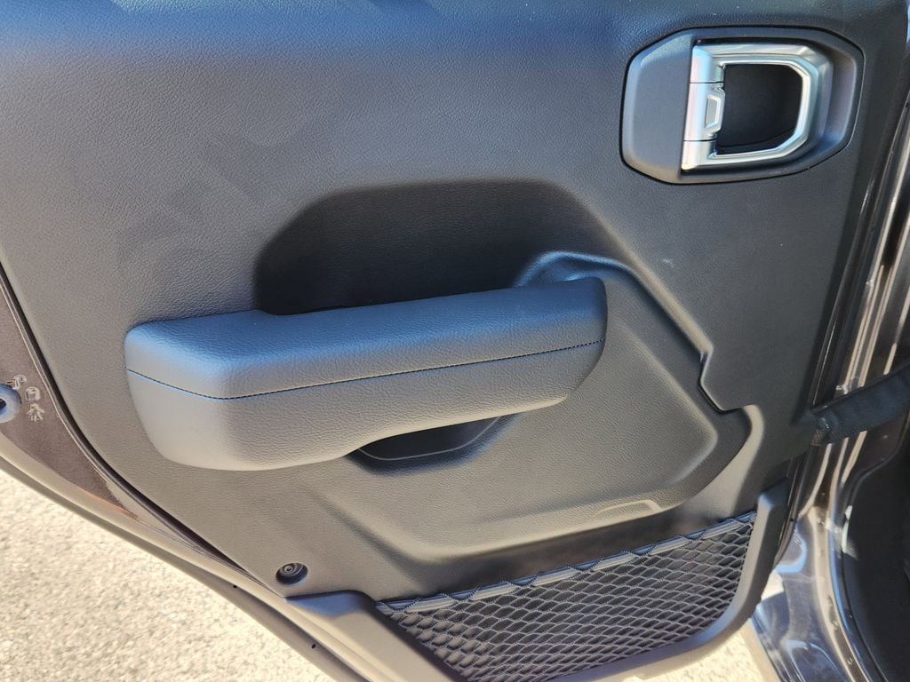 2025 Jeep Wrangler 4-Door Sport S - Photo 11