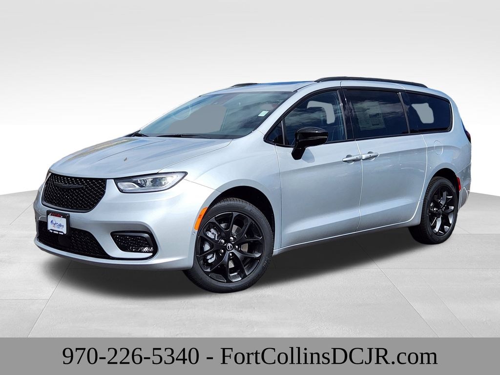 New 2026 Chrysler Pacifica Limited Passenger Van