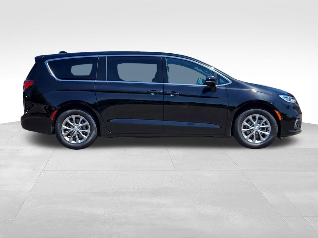 Used 2026 Chrysler Pacifica Limited Van Passenger Van