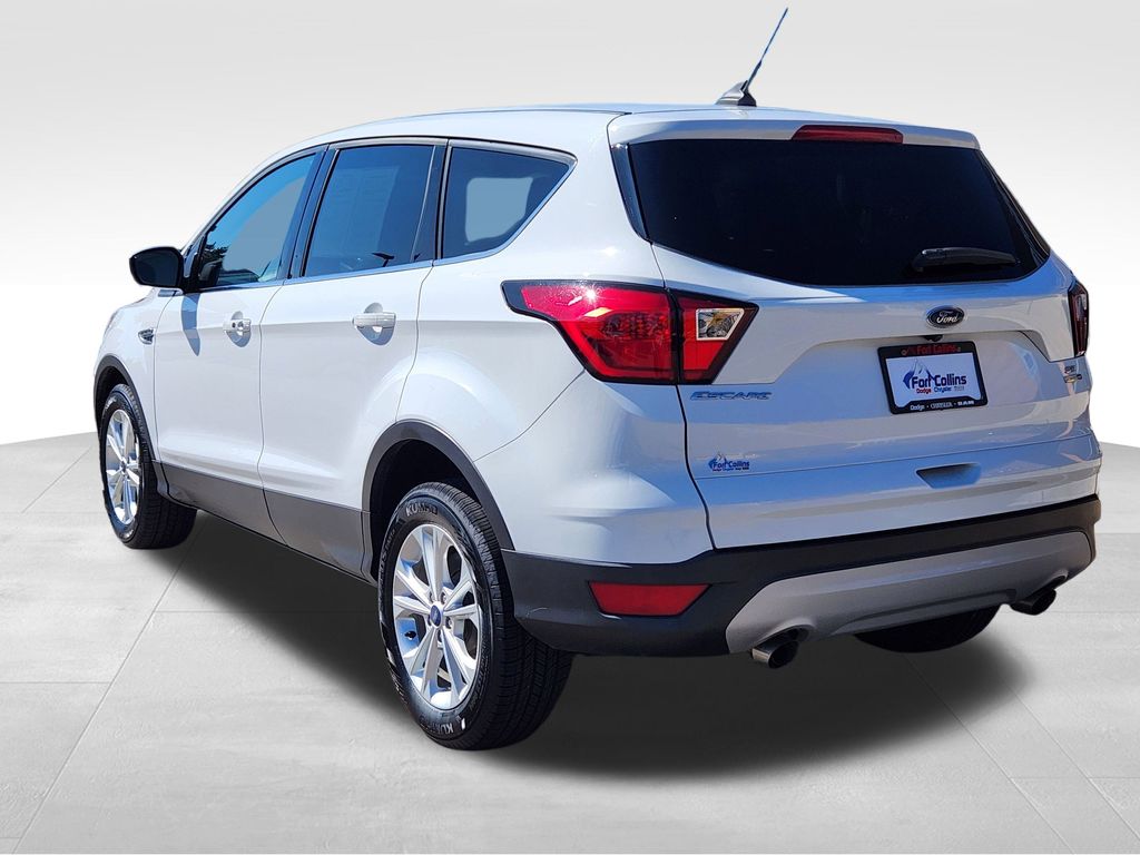 2019 Ford Escape SE photo 2