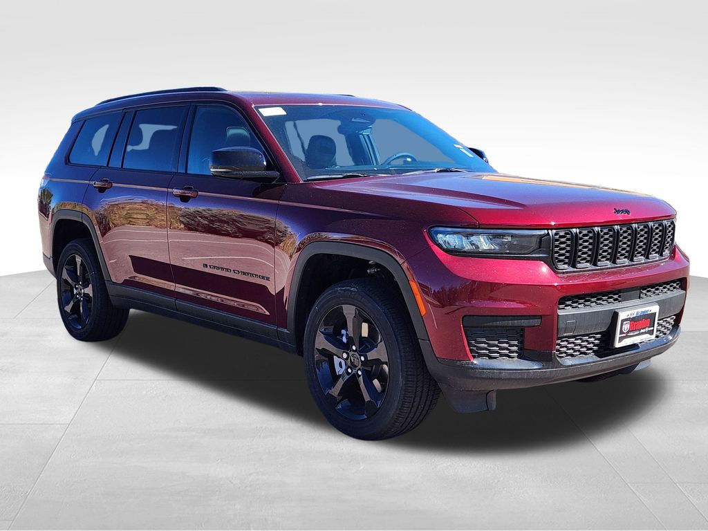 2025 Jeep Grand Cherokee Altitude photo 4