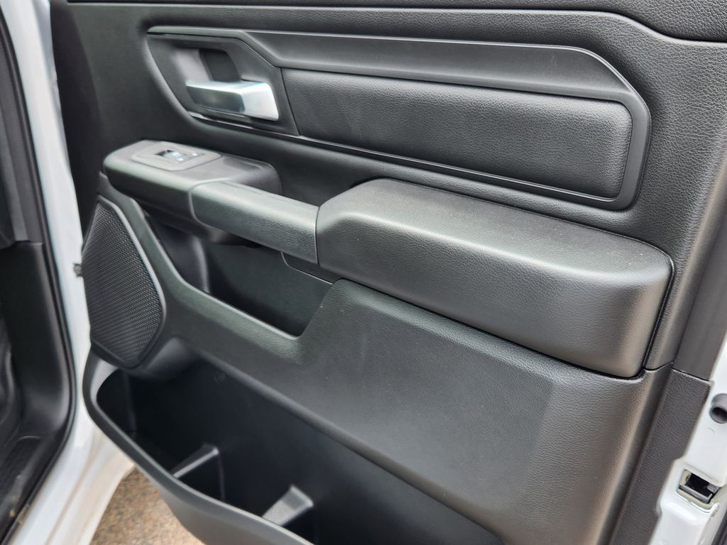 2025 RAM 1500 Tradesman - Photo 16
