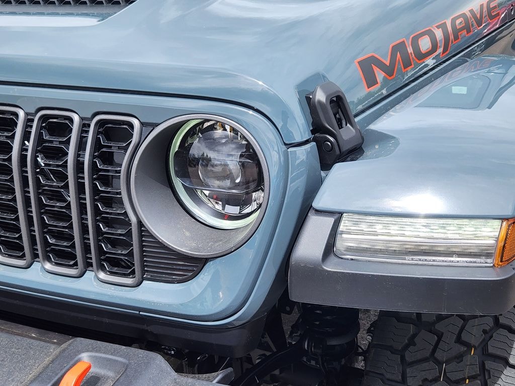 New 2026 Jeep Gladiator Mojave Pickup