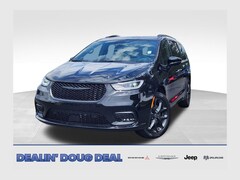 2026 Chrysler Pacifica Limited Passenger Van