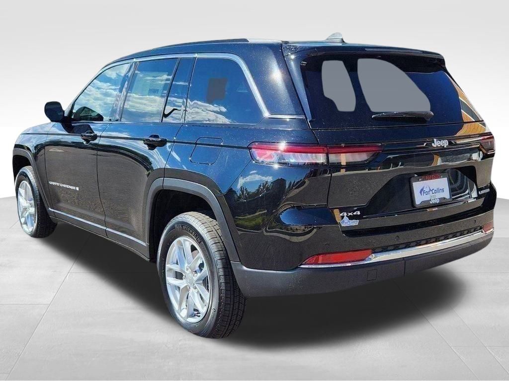 2025 Jeep Grand Cherokee Laredo X photo 3