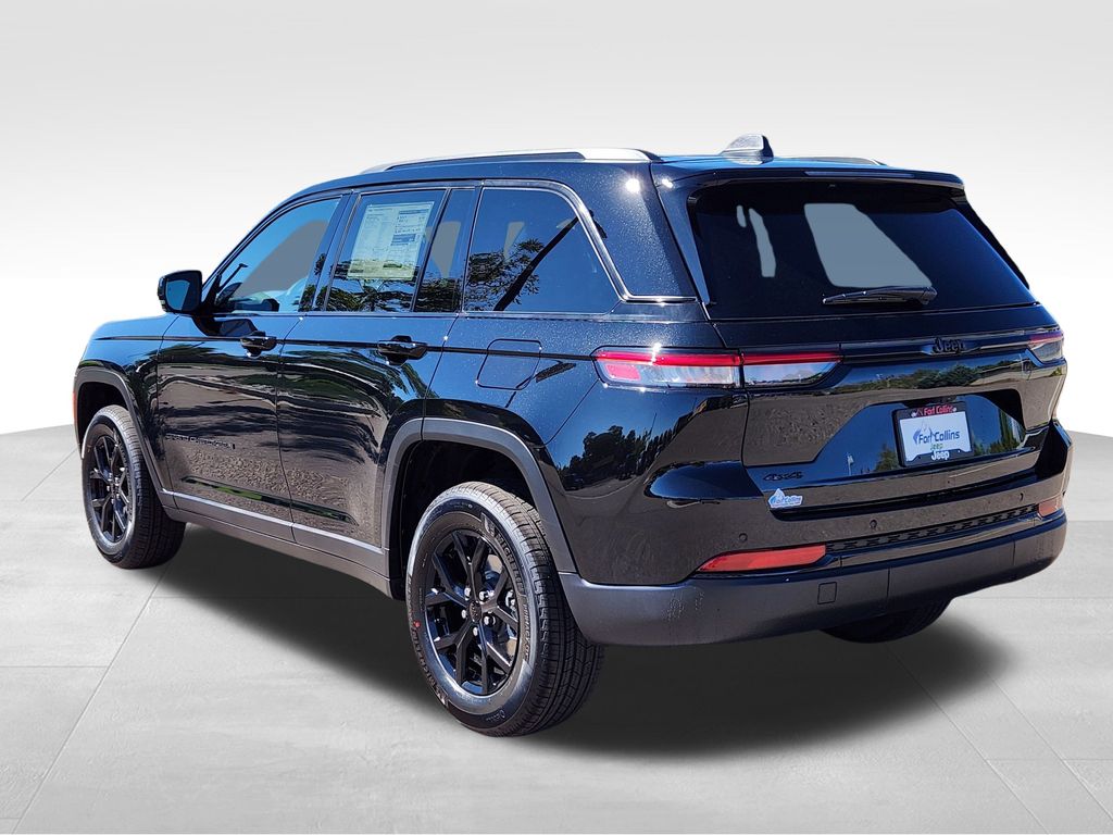 2025 Jeep Grand Cherokee Altitude photo 2