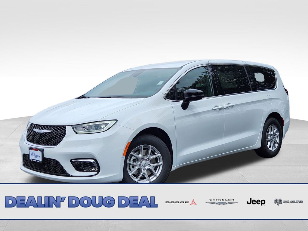 2026 Chrysler Pacifica Select's photo