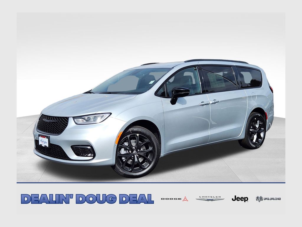 2026 Chrysler Pacifica Select AWD's photo
