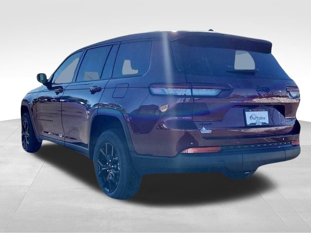 2025 Jeep Grand Cherokee Altitude photo 2