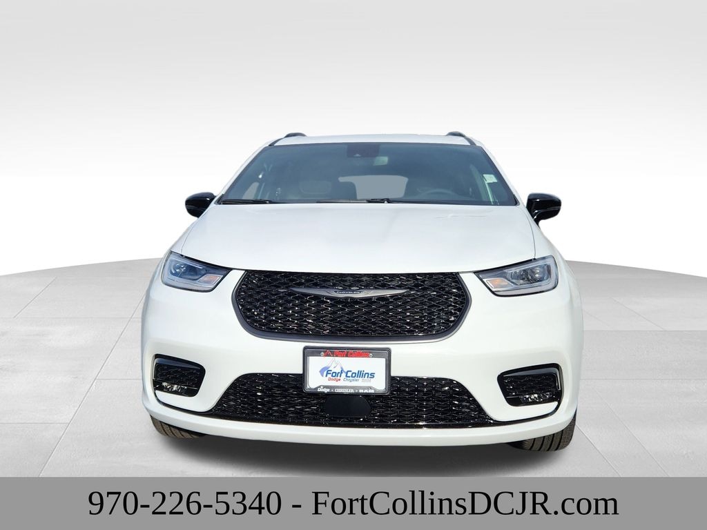 New 2026 Chrysler Pacifica Select Passenger Van