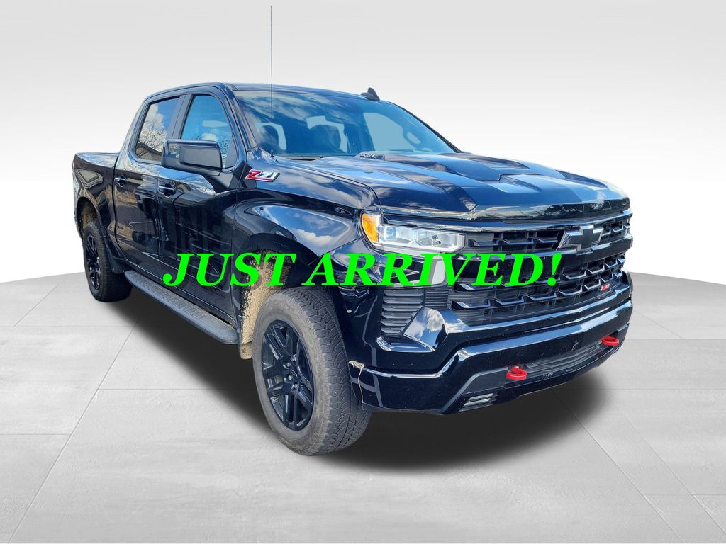 2025 Chevrolet Silverado 1500 LT Trail Boss photo 3