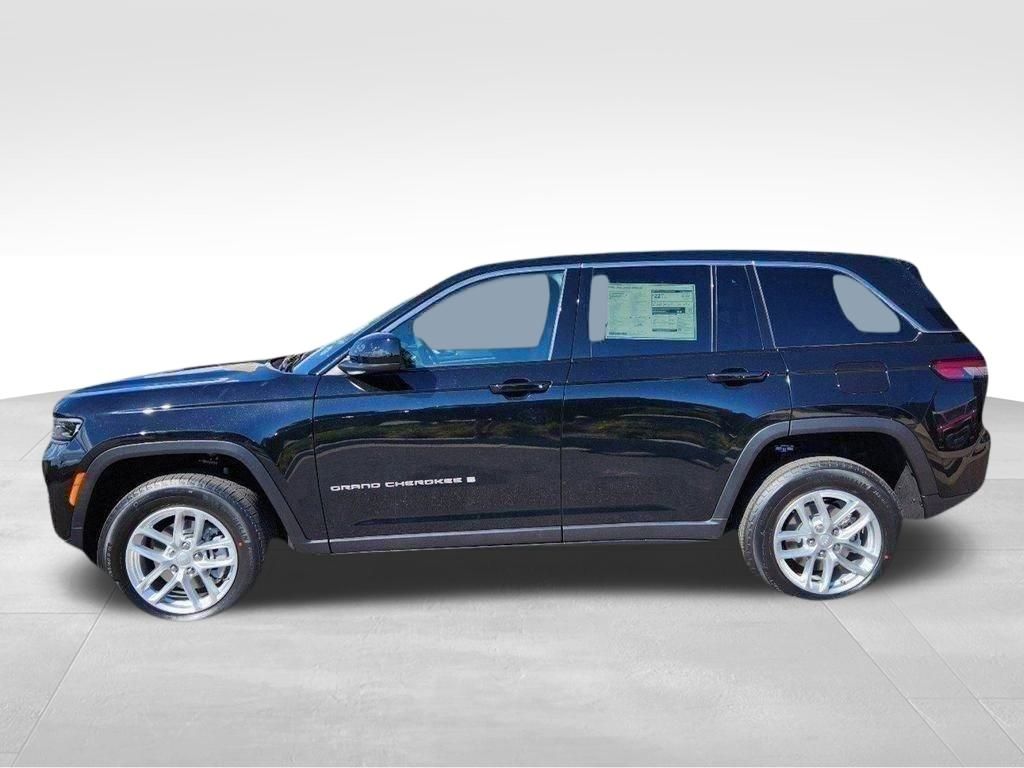 2025 Jeep Grand Cherokee Laredo X photo 2