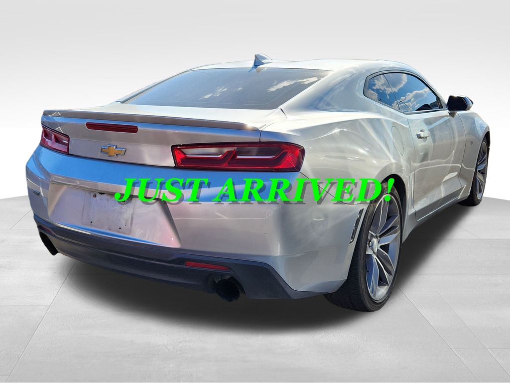 2017 Chevrolet Camaro 1LT photo 3