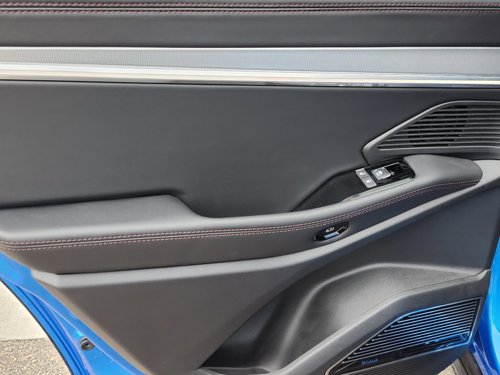 2025 Jeep Wagoneer S Launch Edition - Photo 12