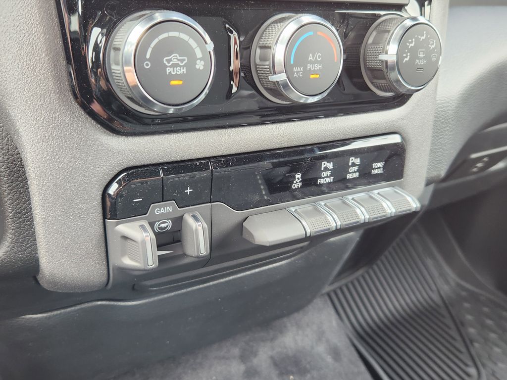 2025 RAM 1500 Tradesman - Photo 26