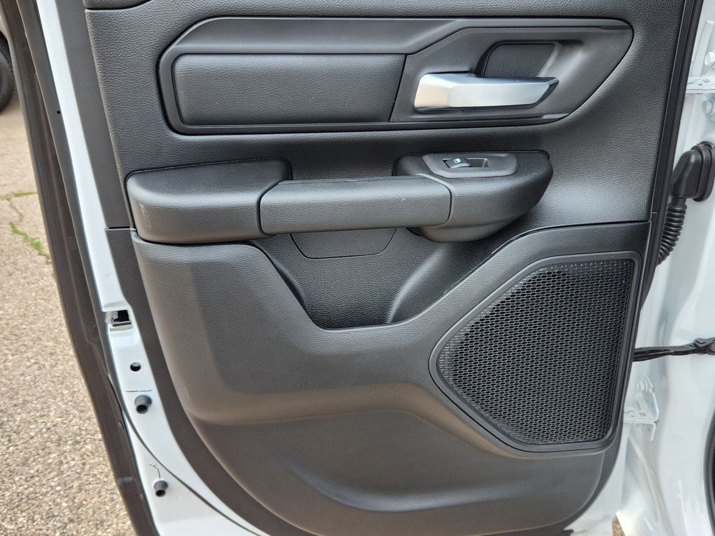 2025 RAM 1500 Tradesman - Photo 11