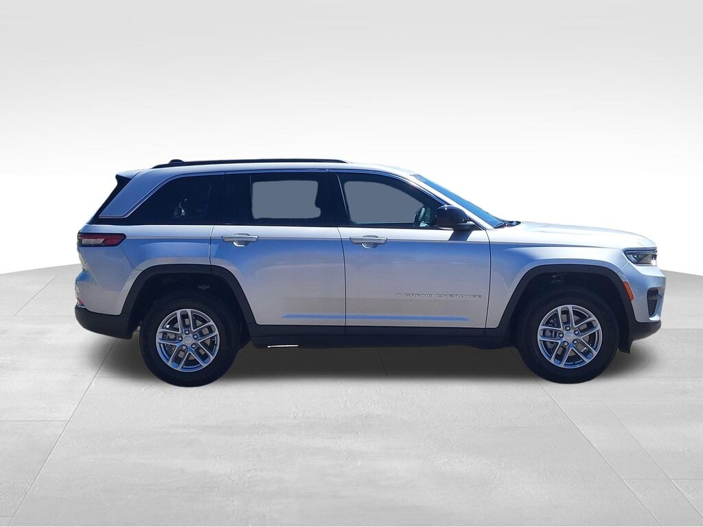New 2026 Jeep Grand Cherokee Laredo X Sport Utility