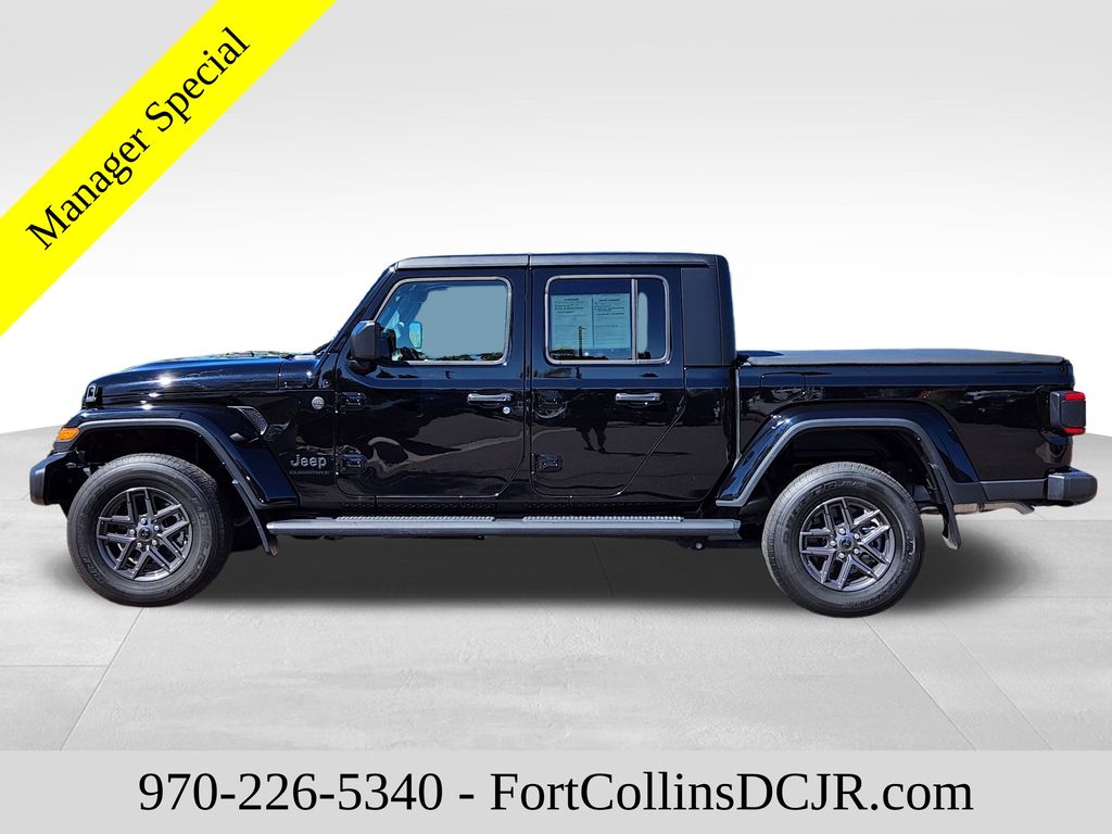 2024 Jeep Gladiator Sport S photo 2