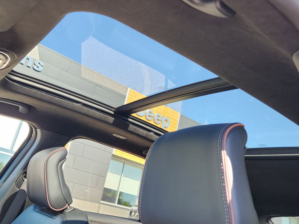 2025 Jeep Wagoneer S Launch Edition - Photo 32