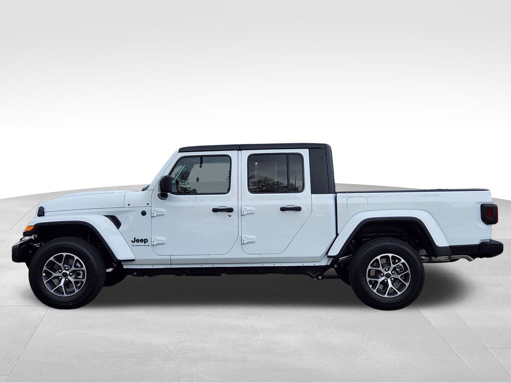 New 2025 Jeep Gladiator Sport Pickup