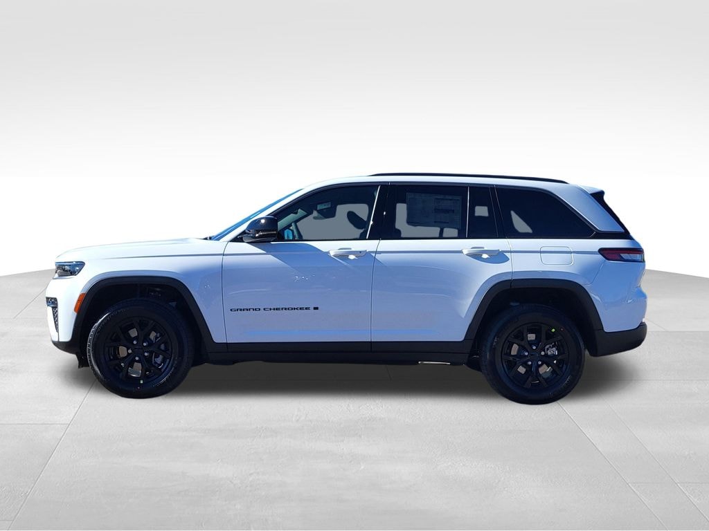 New 2026 Jeep Grand Cherokee Laredo Sport Utility