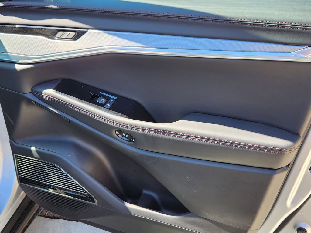 2025 Jeep Wagoneer S Launch Edition - Photo 18