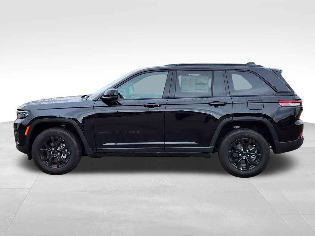 New 2025 Jeep Grand Cherokee Laredo Sport Utility