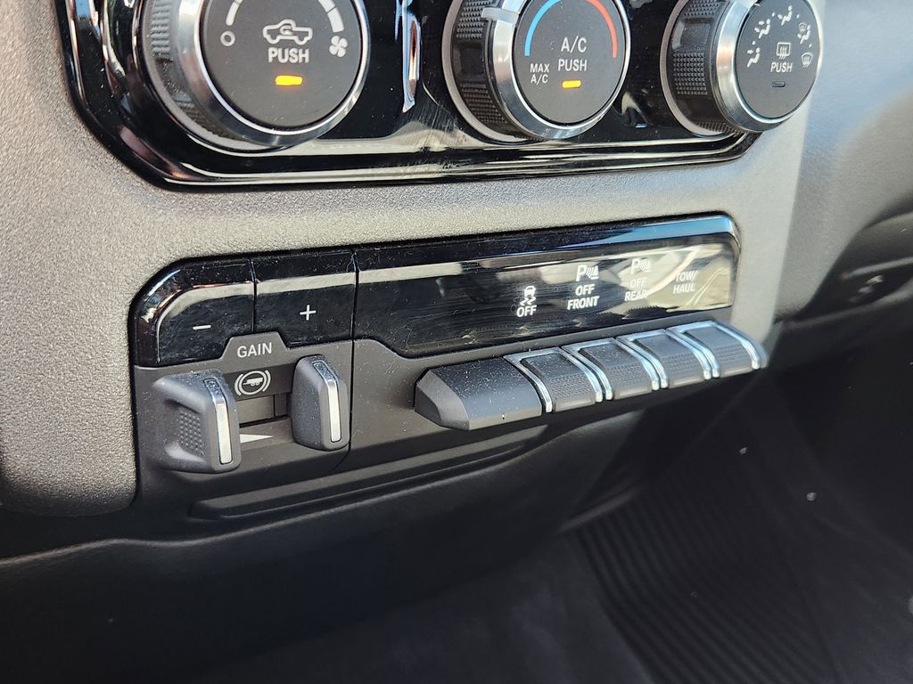 2025 RAM 1500 Tradesman - Photo 27