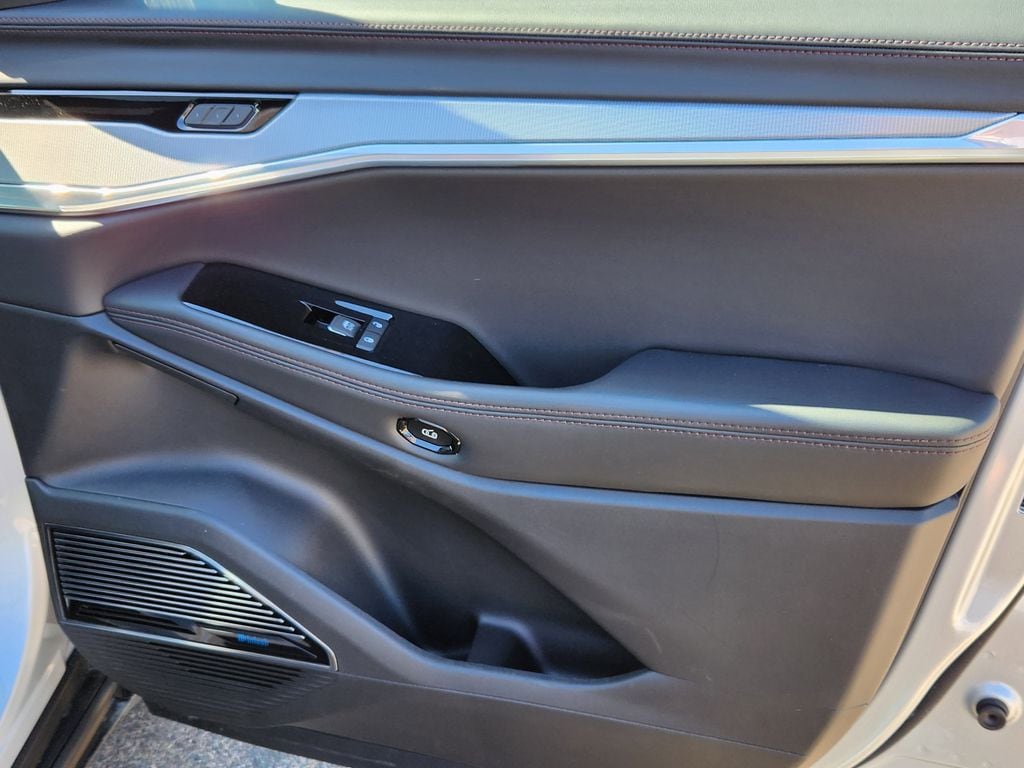 2025 Jeep Wagoneer S Launch Edition - Photo 18