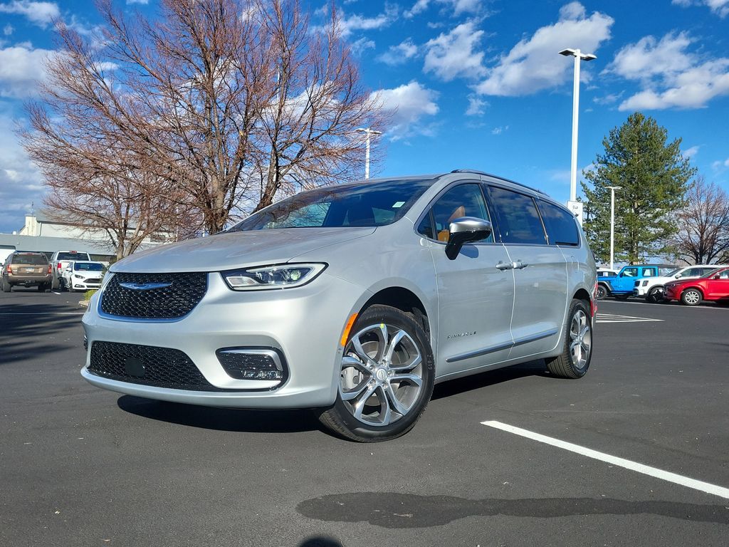 2026 Chrysler Pacifica Pinnacle's photo