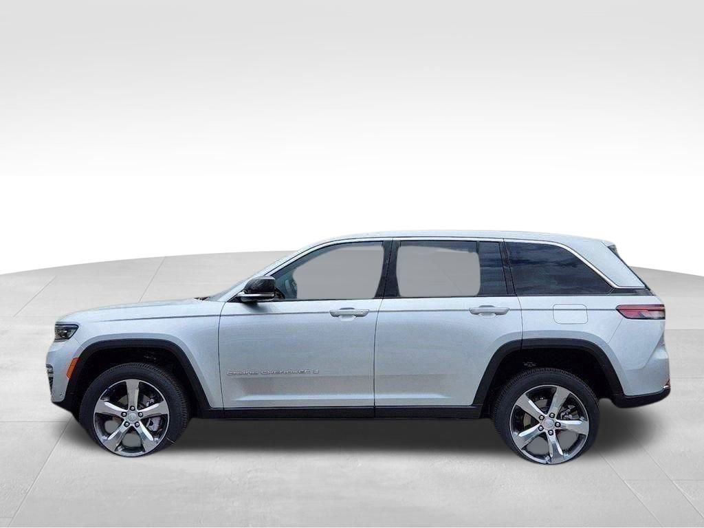 2025 Jeep Grand Cherokee Limited photo 2