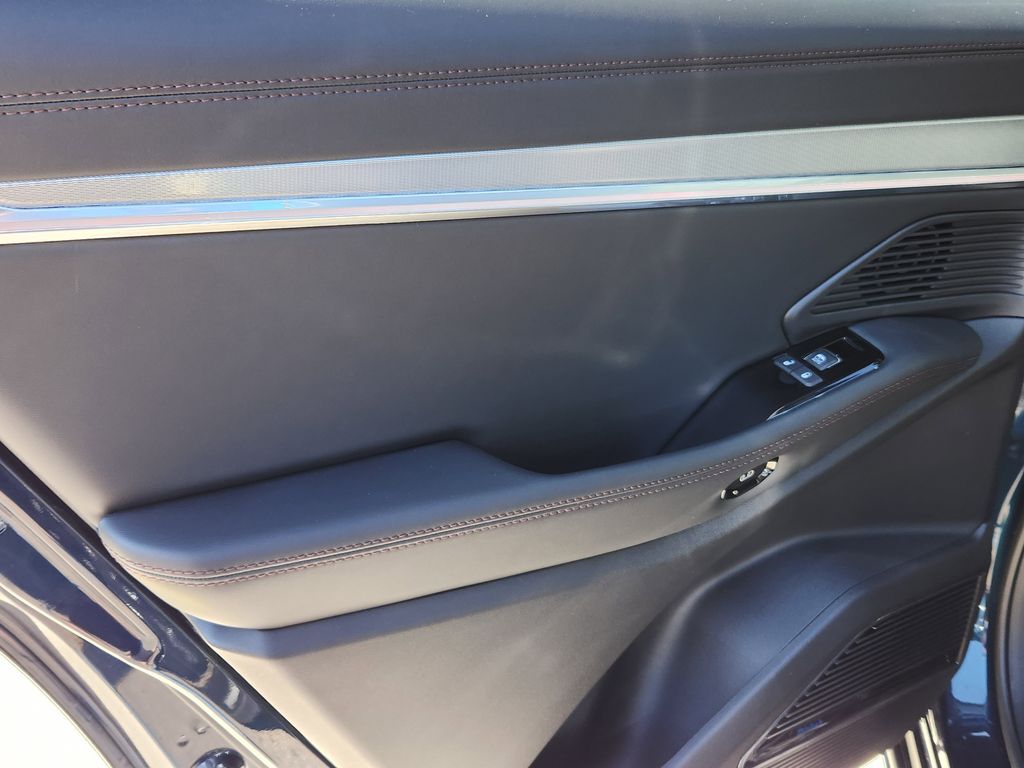 2025 Jeep Wagoneer S Launch Edition - Photo 12