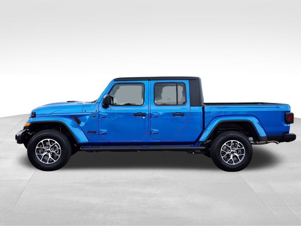 New 2025 Jeep Gladiator Sport Pickup