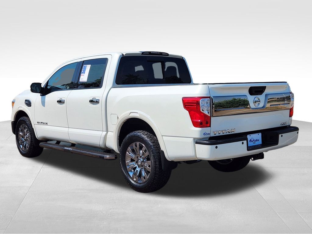 2017 Nissan Titan Platinum Reserve photo 3
