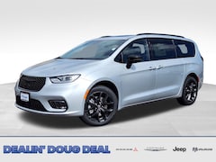 2026 Chrysler Pacifica Limited Passenger Van