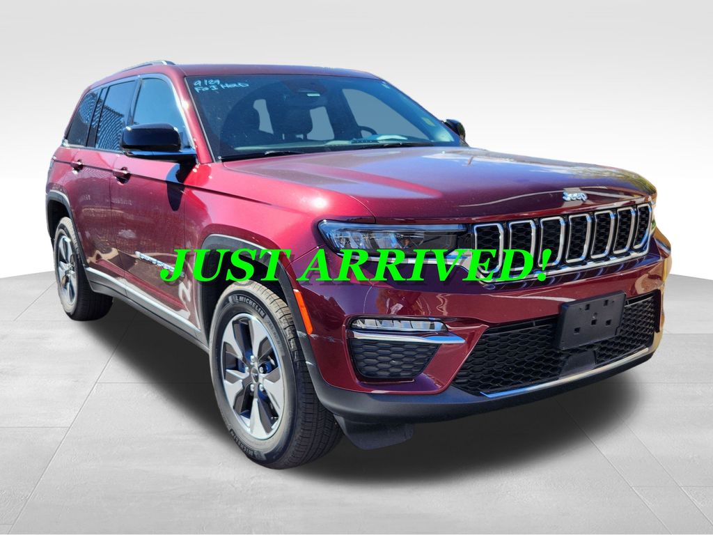 2024 Jeep Cherokee Limited 4xe photo 3
