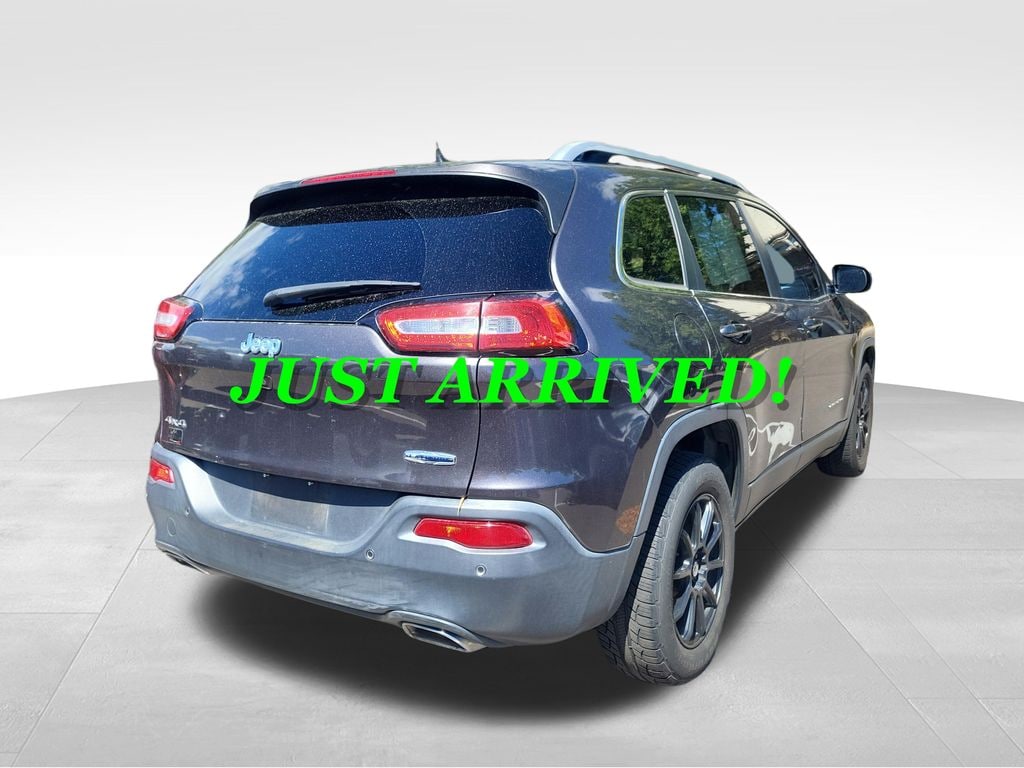 Used 2017 Jeep Cherokee Latitude SUV