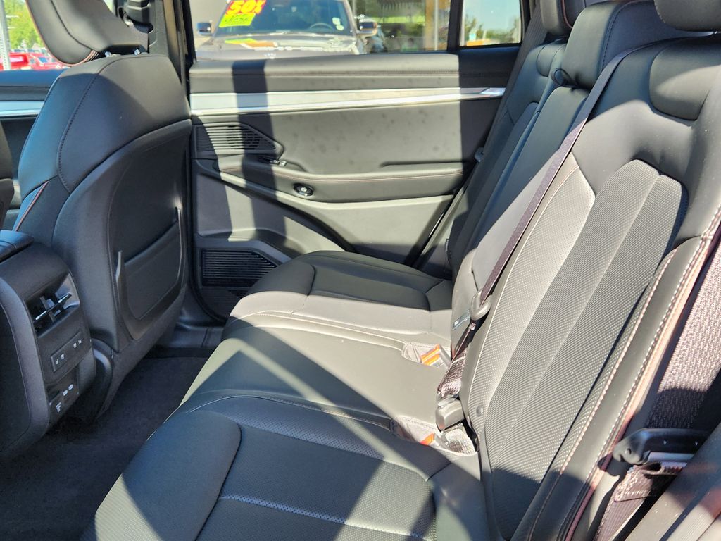 2025 Jeep Wagoneer S Launch Edition - Photo 10
