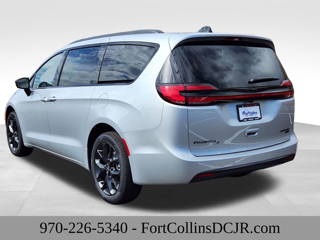 New 2026 Chrysler Pacifica Limited Passenger Van