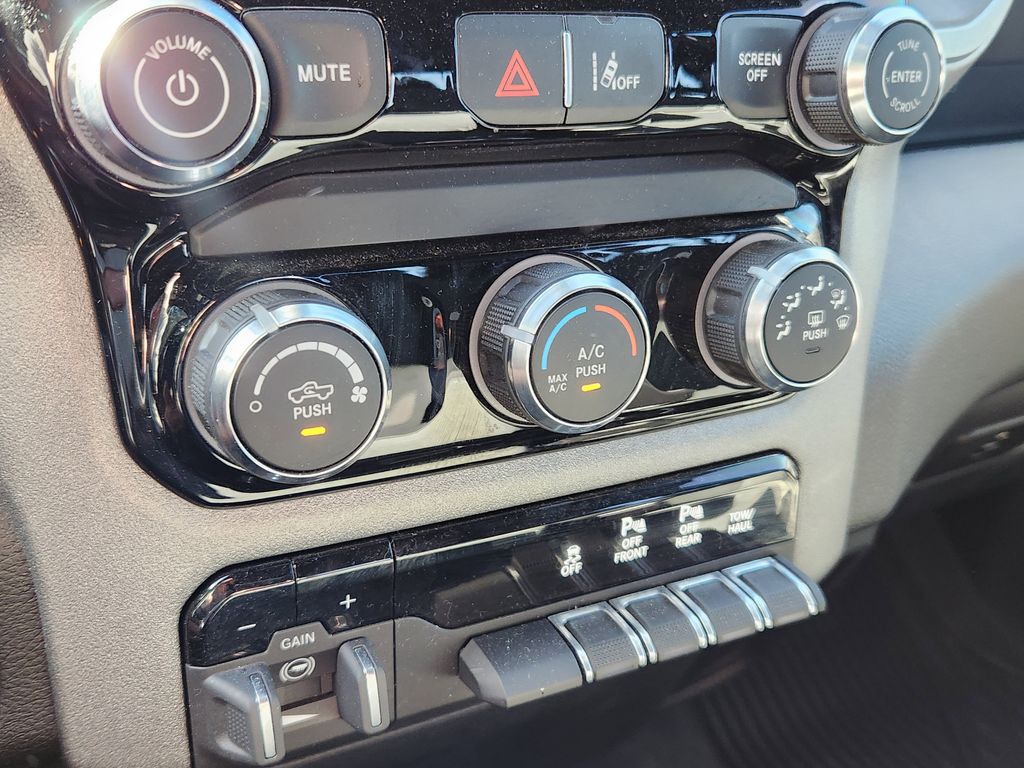 2025 RAM 1500 Tradesman - Photo 24