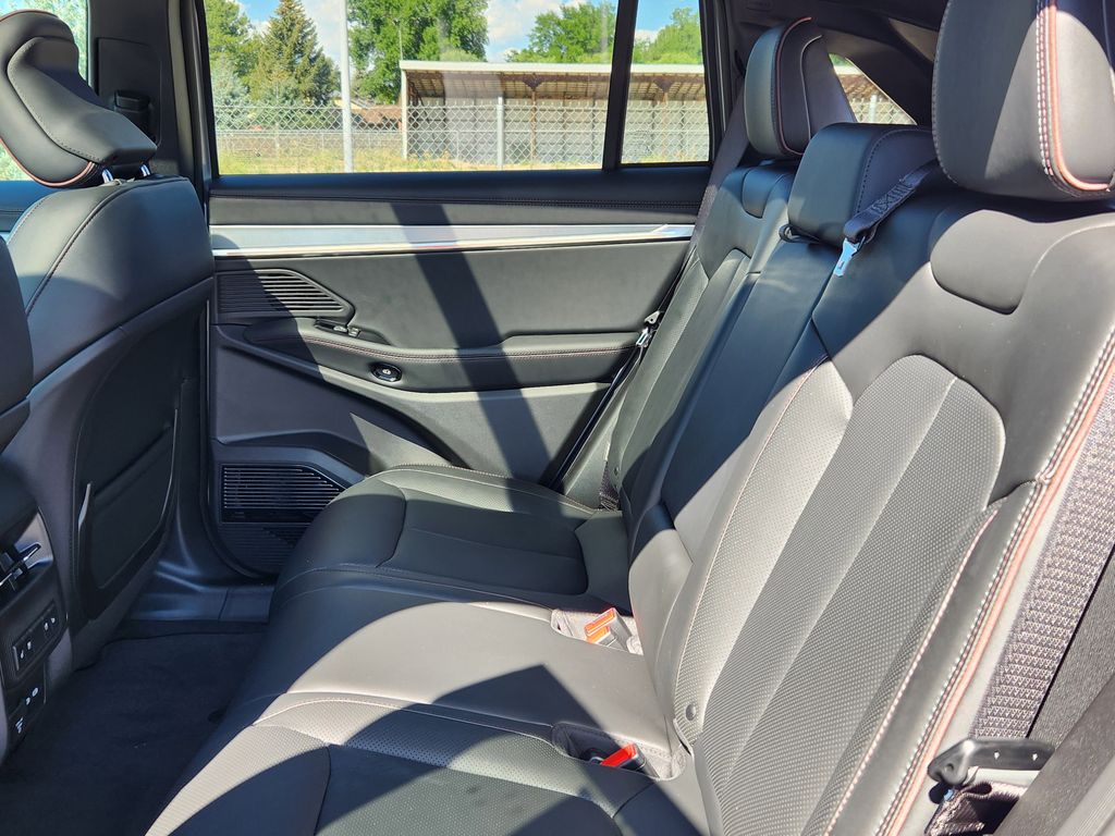 2025 Jeep Wagoneer S Launch Edition - Photo 10