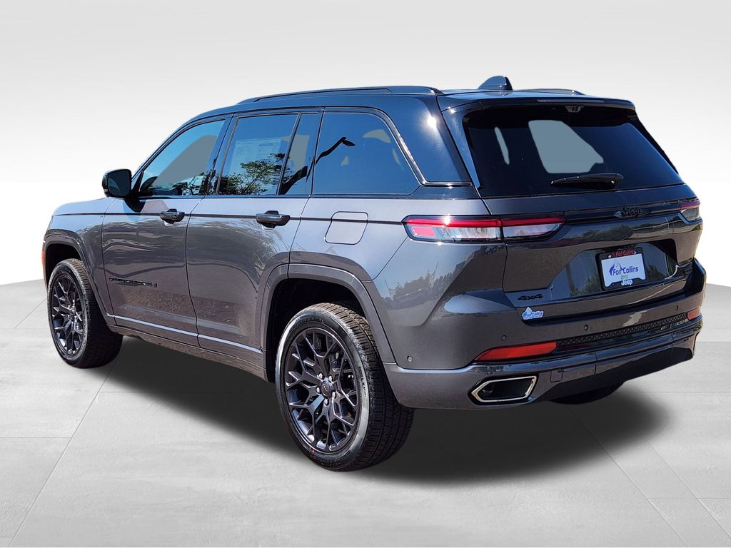 2025 Jeep Grand Cherokee Summit photo 3